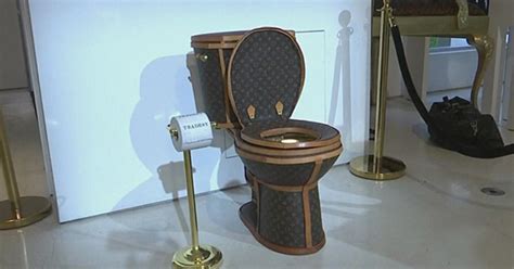 100k louis vuitton golden toilet